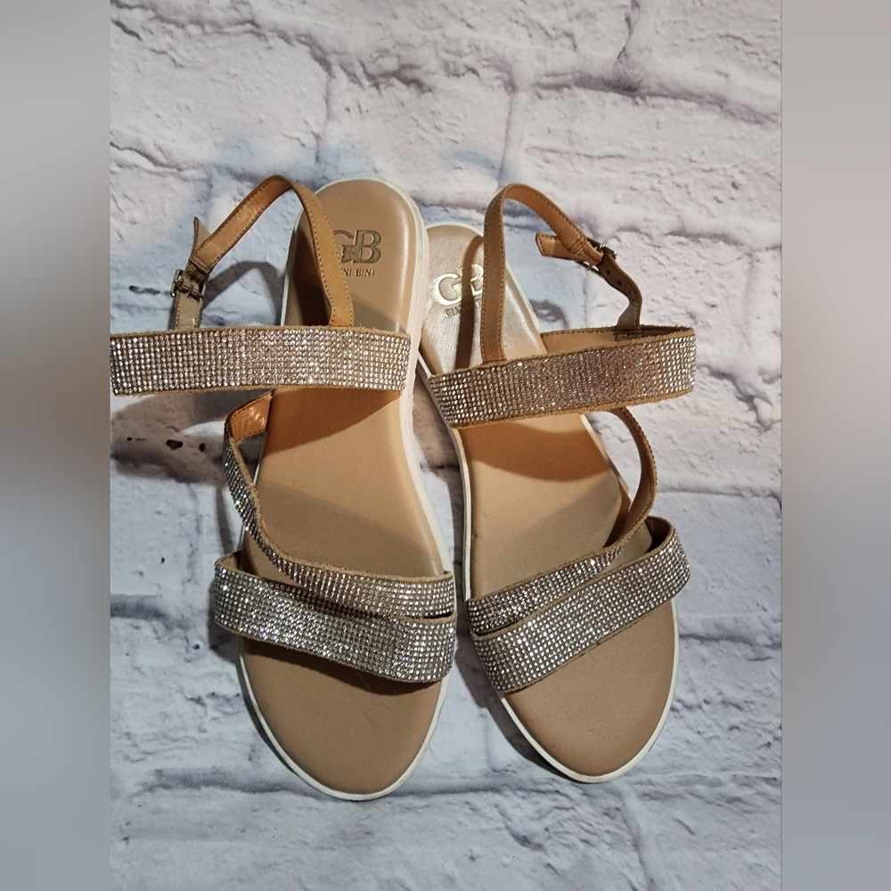 9M Gianni Bini cute strappy blingy sandals